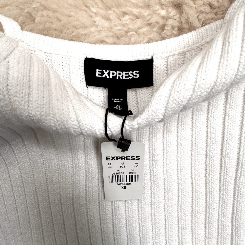 Express Ribbed V-Neck Cropped Sweater Cami - Picture 3 of 5